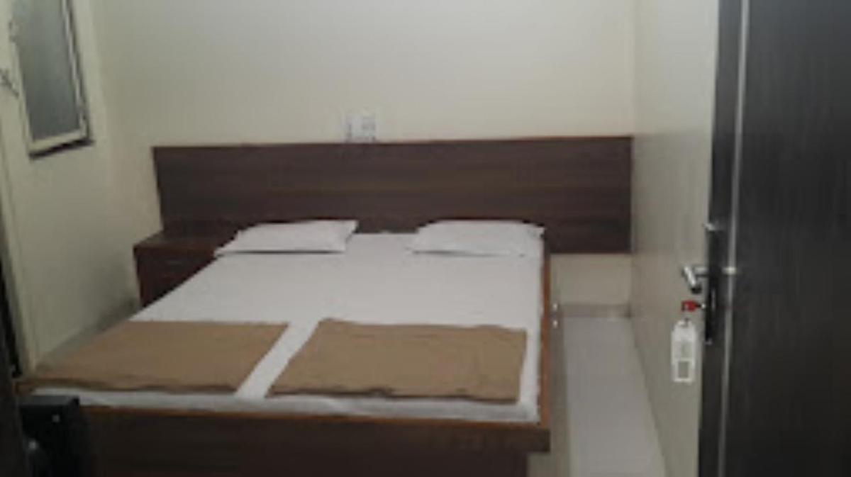 Dhan Laxmi Inn Parbhani - Housity