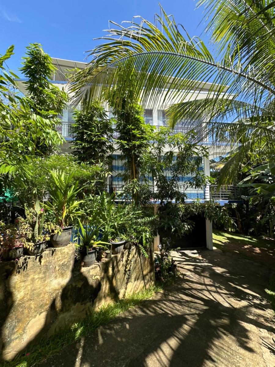 Sariputta Viweka Senasuna - Housity