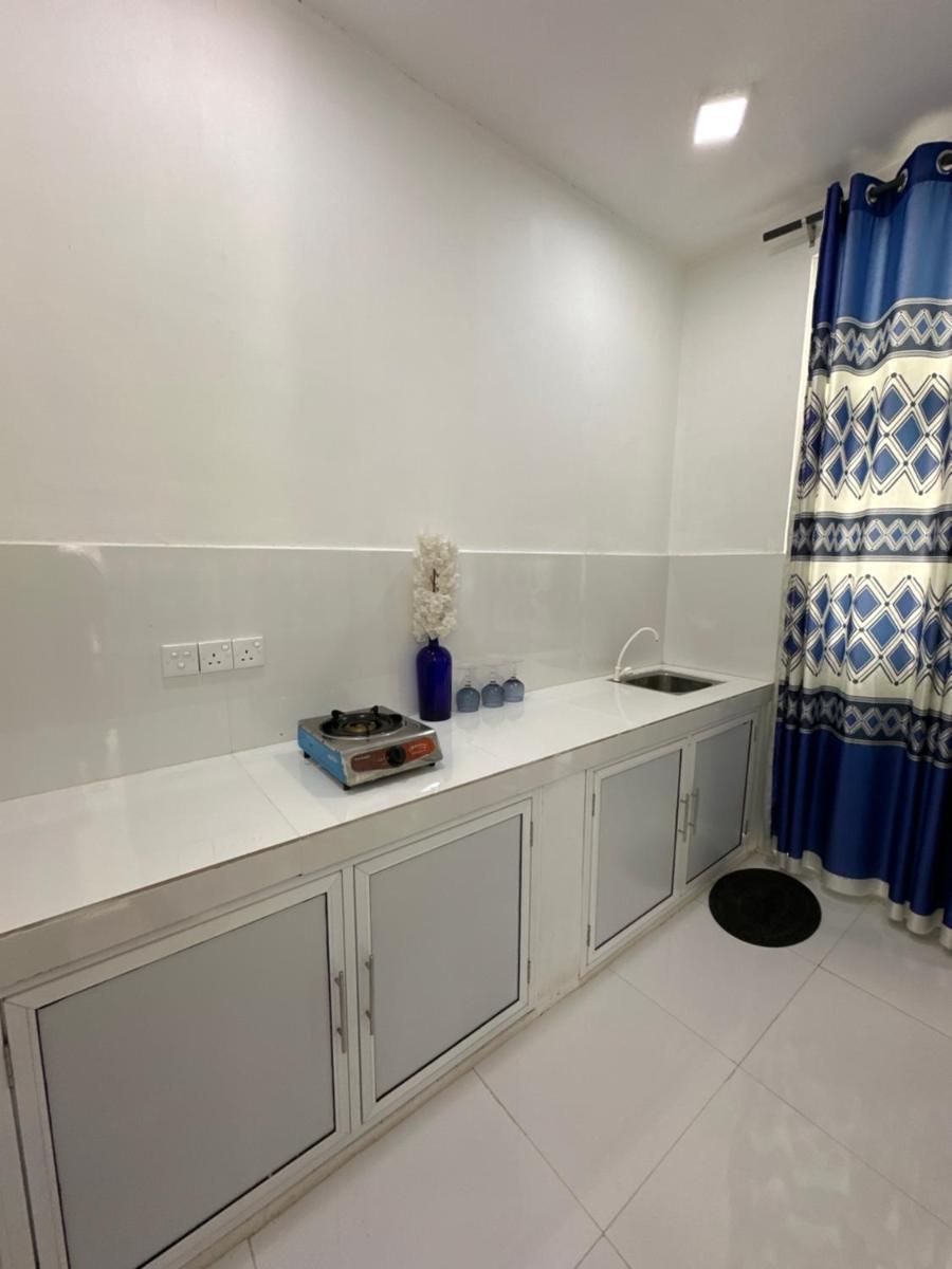 Sariputta Viweka Senasuna - Housity