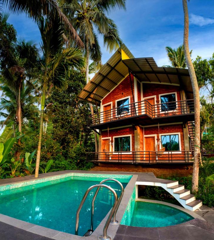 Elite Inn Cholai Lake View Resort - Housity