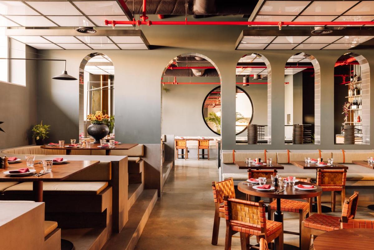 Um restaurante ou outro lugar para comer em The Rebello Hotel & Spa - Small Luxury Hotels Of The World