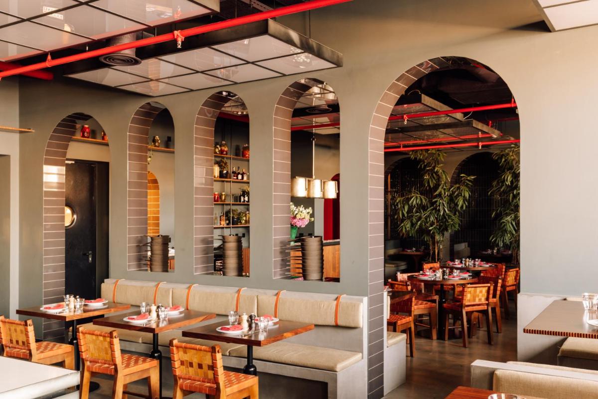Um restaurante ou outro lugar para comer em The Rebello Hotel & Spa - Small Luxury Hotels Of The World