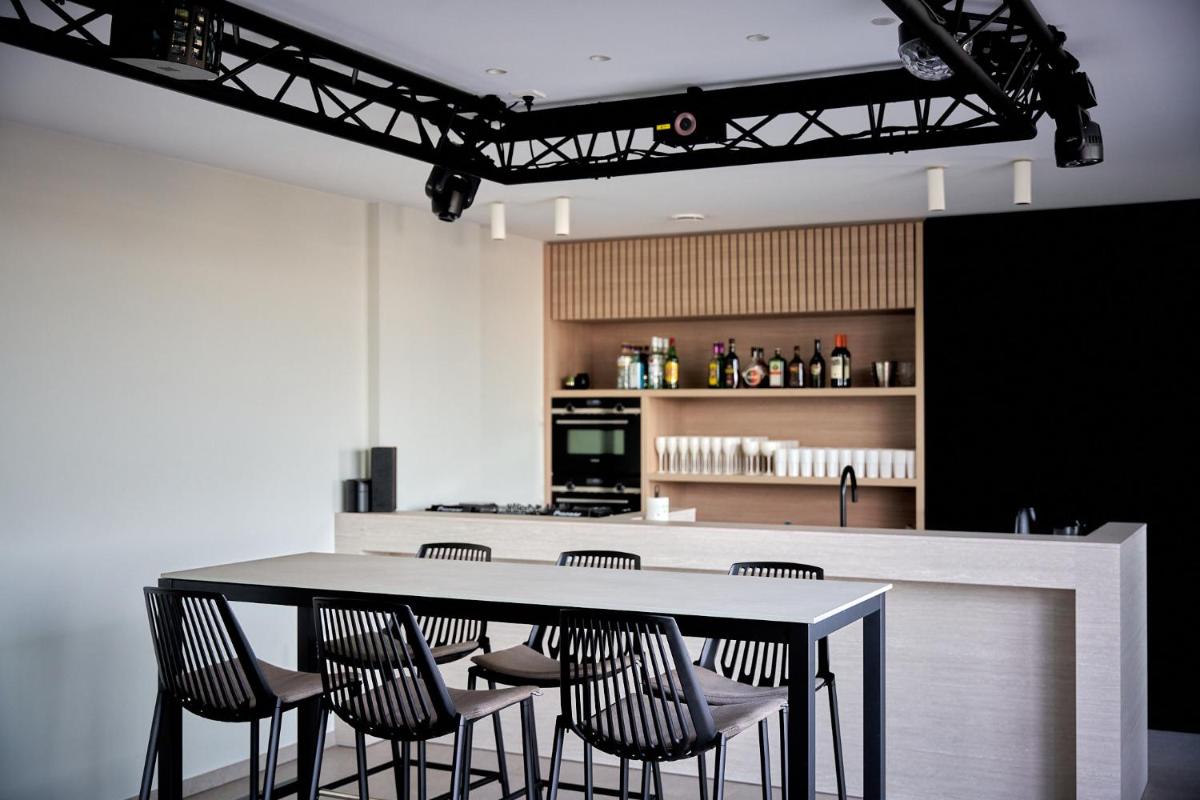 Suitetrails - KAOZ Highstreet The Luxury Loft
