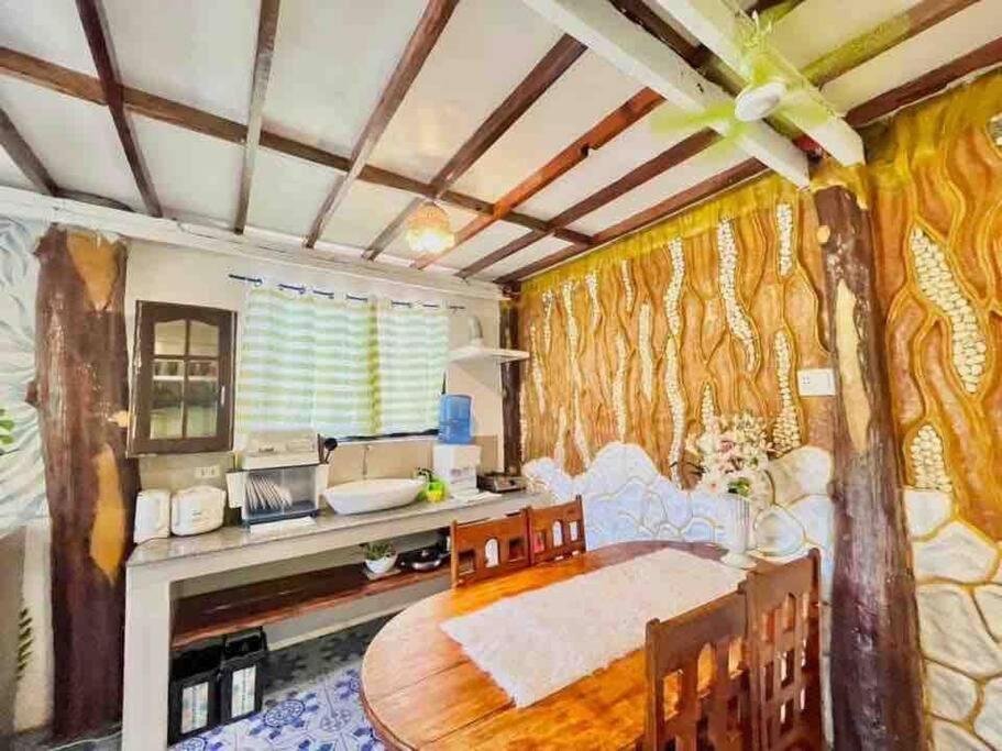 Precious Homestay (Deluxe Room) - Housity