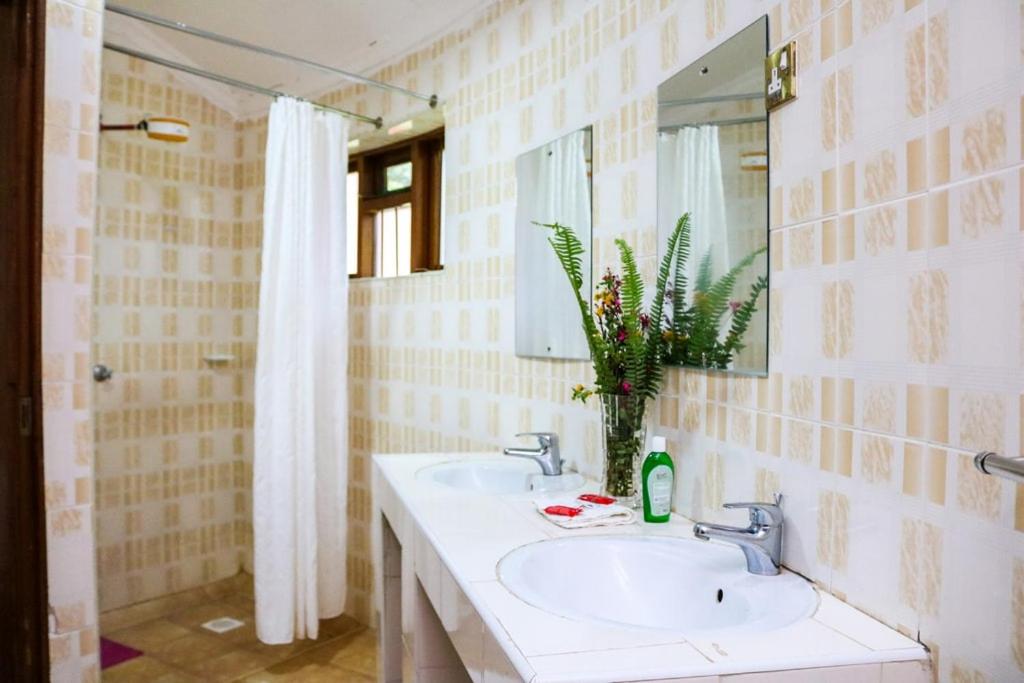 Suitetrails - Tumaini Cottages and Conference Centre