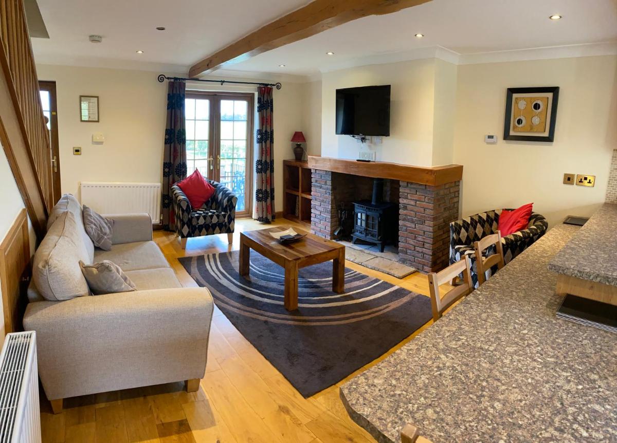 Red House Farm Cottages - Housity