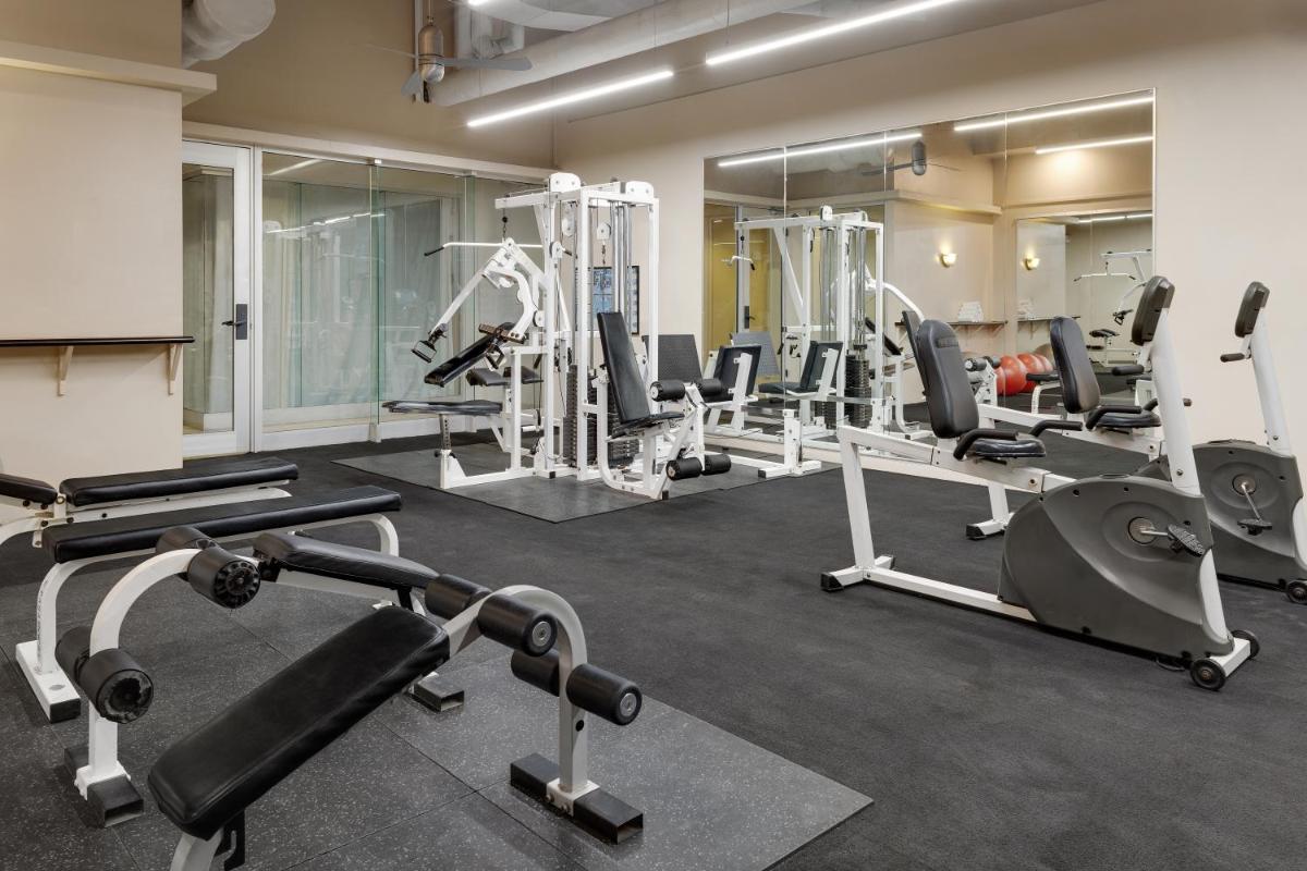 Hotel Monterrey Macroplaza - Housity