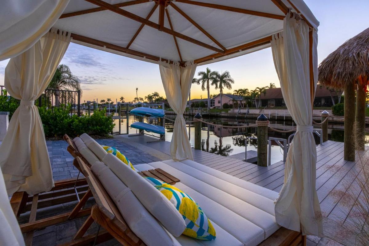 Kayaks, Boat Dock, Heated Pool & Spa, Outside Kitchen, Tiki Hut - Villa Pedro - Roelens Vacations - Housity