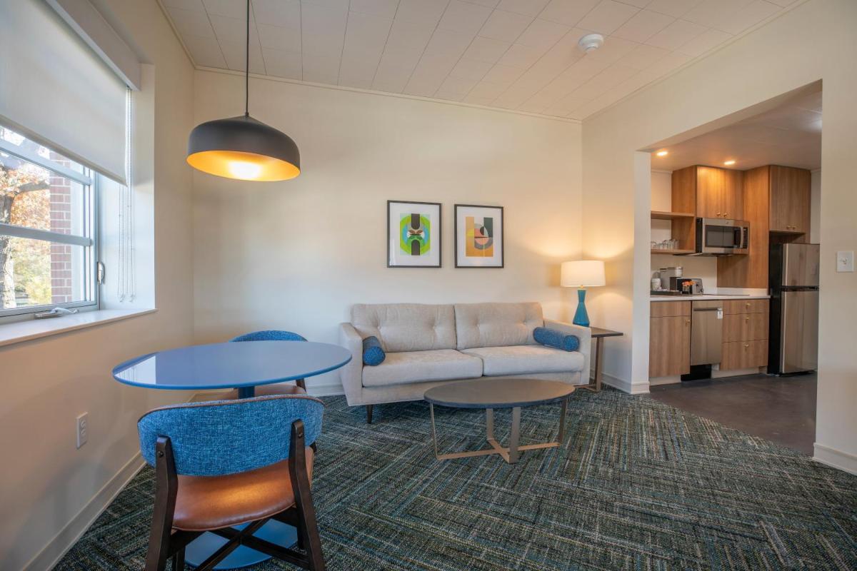 The Holbrook Hotel - Housity