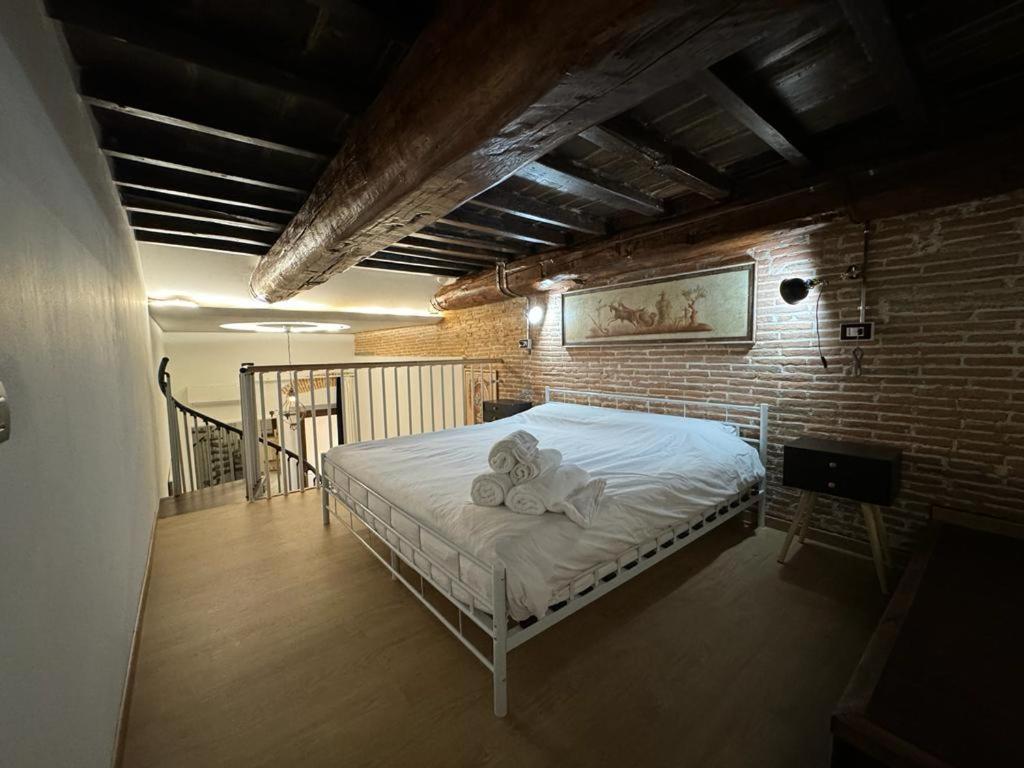 Venus Two-Floored Stylish Apartment in the City Center - Hizvo