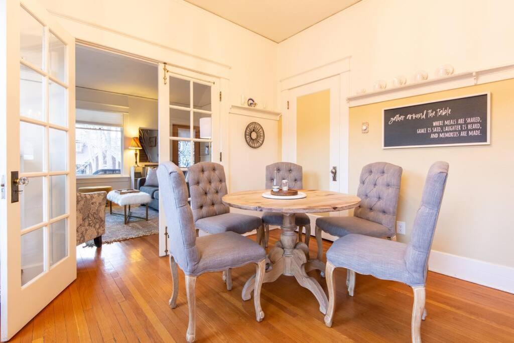 Manitou Springs White Yarrow Inn House - Housity