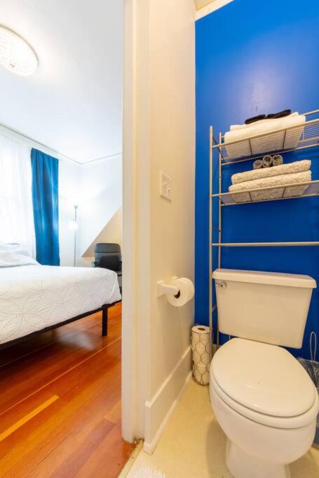 Manitou Springs White Yarrow Inn House - Housity