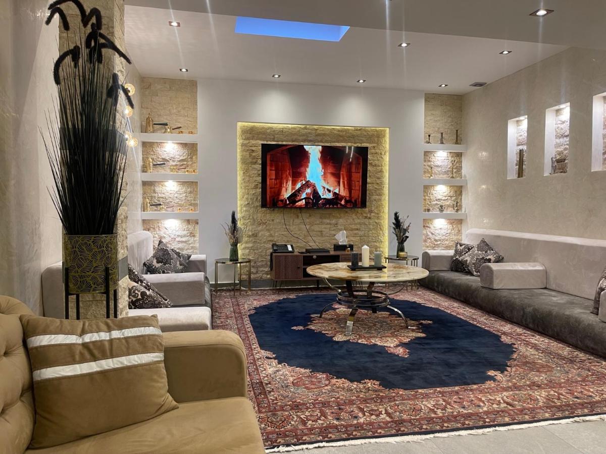 Suites Aix la Chapelle, Exclusive Apartments, Wellness and more, Aachen City - Housity