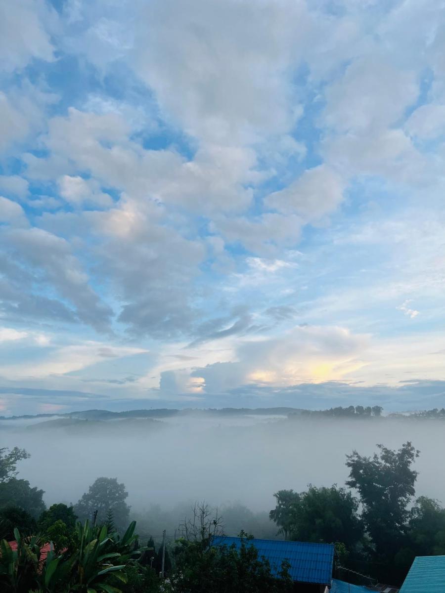 Suitetrails - เอนกาย อิงเขา (Anguyingkhao)