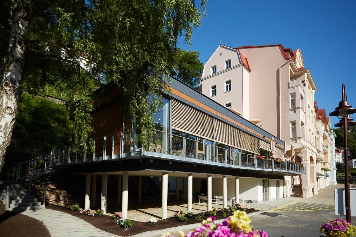 Hotel Astoria - Housity