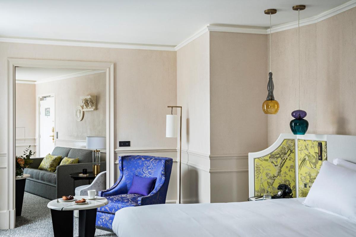 Un ou plusieurs lits dans un hébergement de l'établissement Sofitel Le Scribe Paris Opera