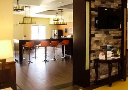 Comfort Inn & Suites Woodward - Housity