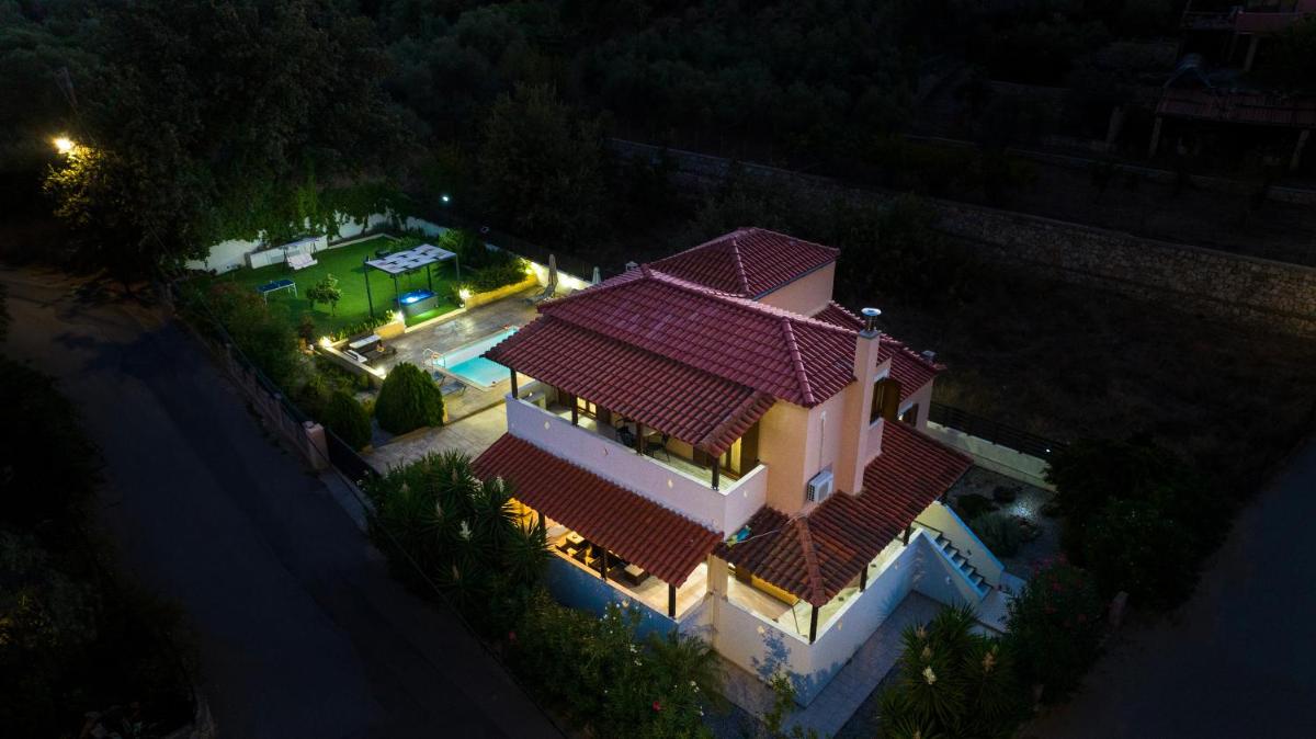 Villa Alex with private pool and jacuzzi - Housity