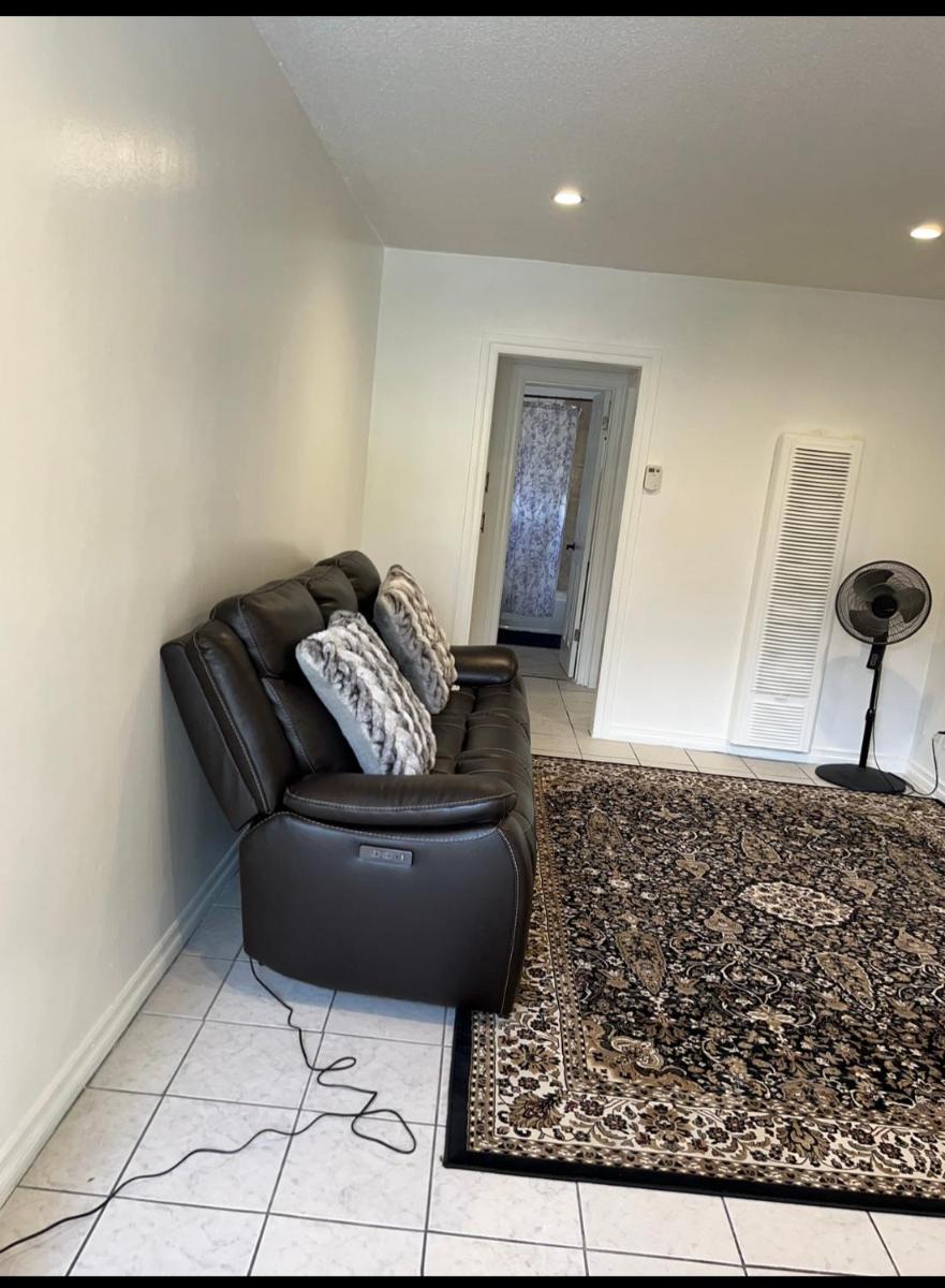 Amazing 1bd apartment with big office - Hizvo