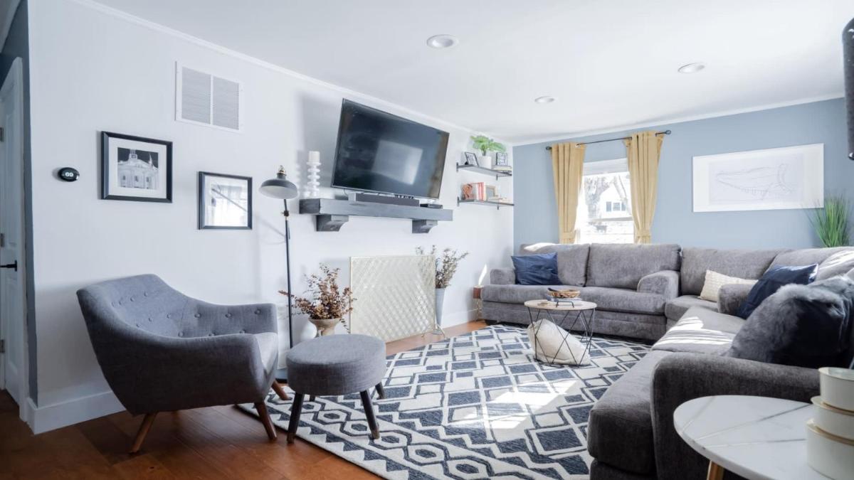Elegant Williamstown Home 5 minutes to Ark - Housity