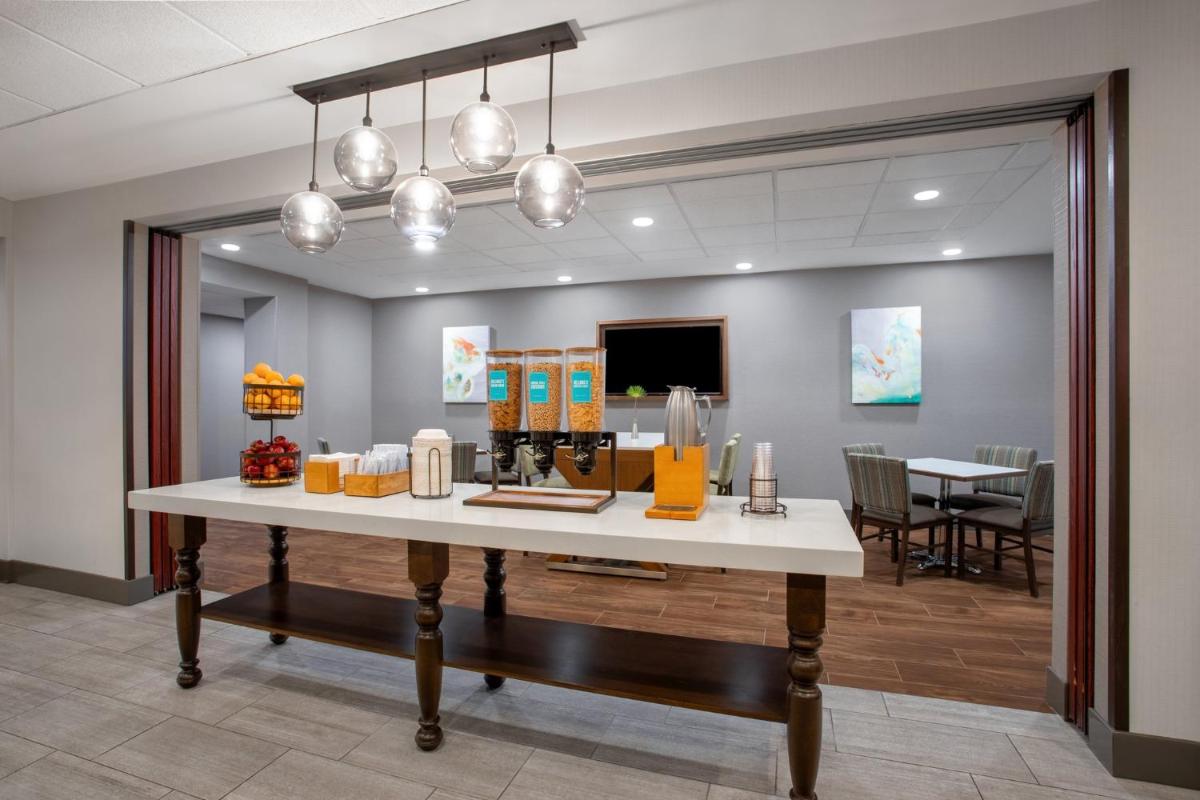 Holiday Inn Express & Suites Clinton, an IHG Hotel - Housity