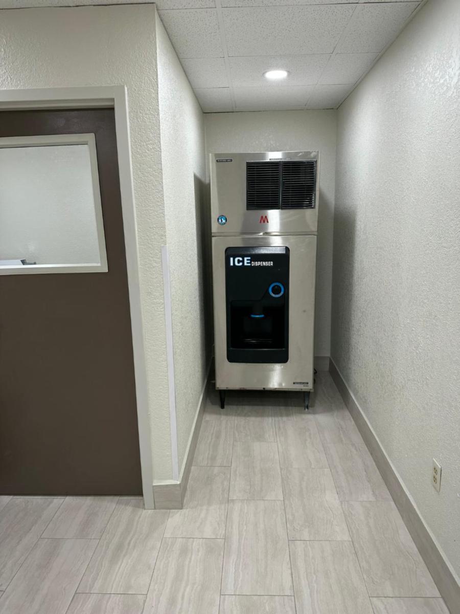 Red Roof Inn Charleston - Dunbar - Housity