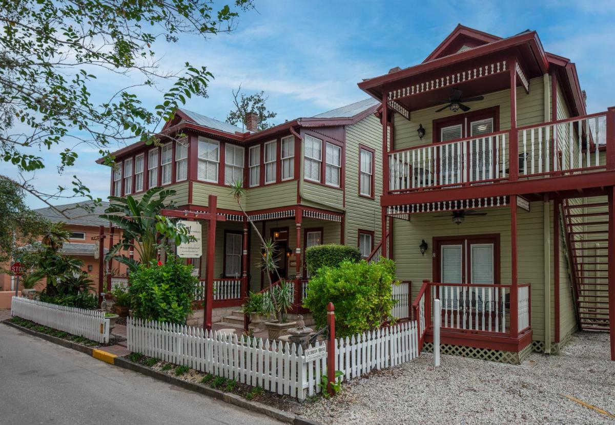 Victorian House Bed and Breakfast - Housity