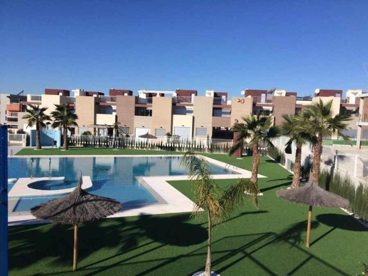 Apto Atico Aguas Nuevas Torrevieja - Housity