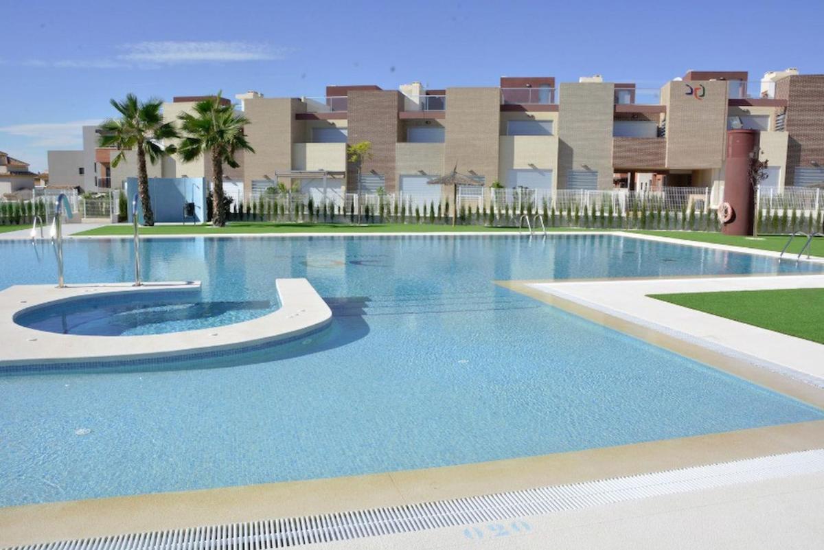 Apto Atico Aguas Nuevas Torrevieja - Housity