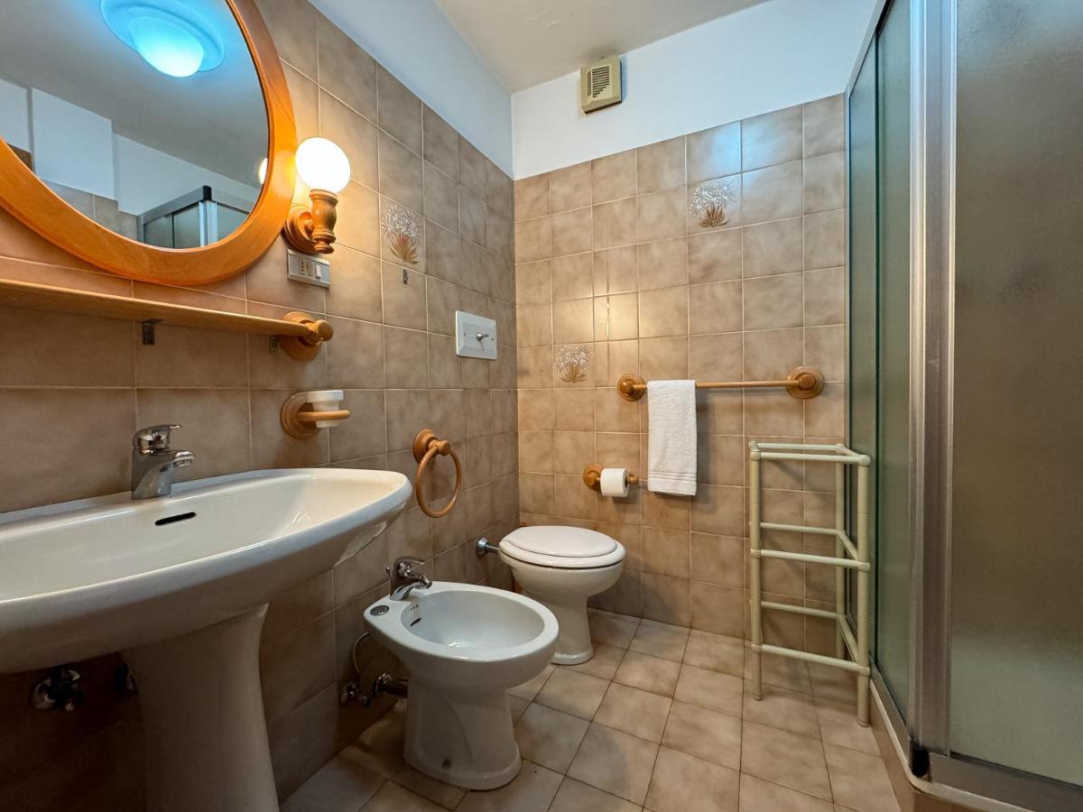 Family Hut - Hizvo