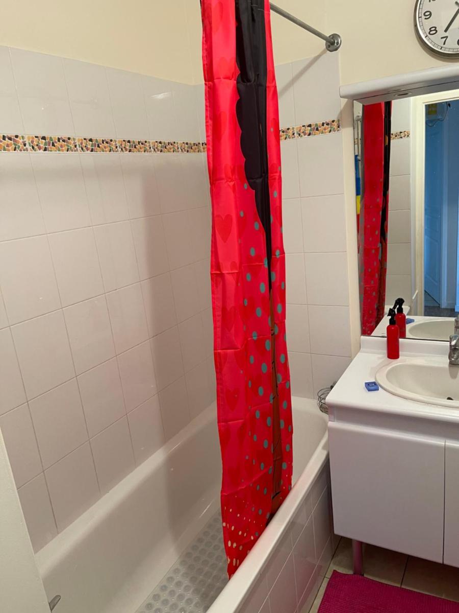 Lovely bedroom loft with free parking on premise - Housity