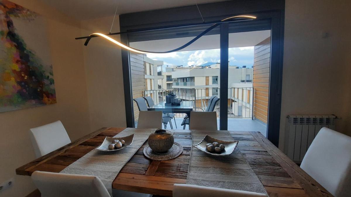 Dúplex Terraza Golf 3 Dormitorios 2 Baños - Housity