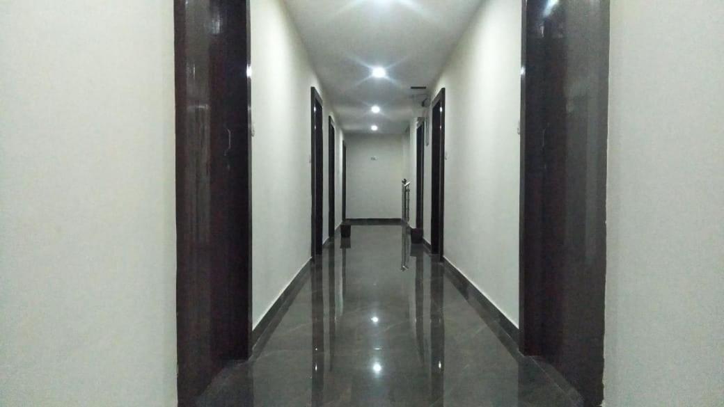 Hotel Shiva Haridwar - nearby bus and railway station - Housity
