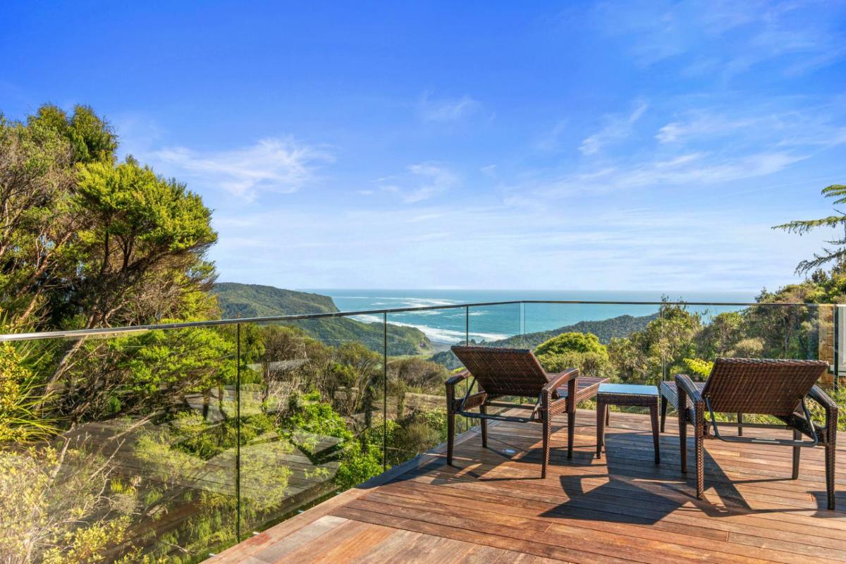 Piha - City Escape, Piha Holiday Home - Housity