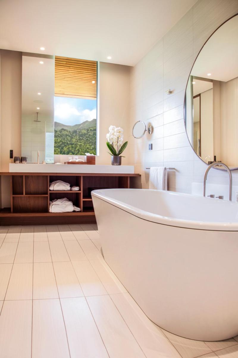 Salle de bains dans l'établissement Jiva Hill Resort - Genève