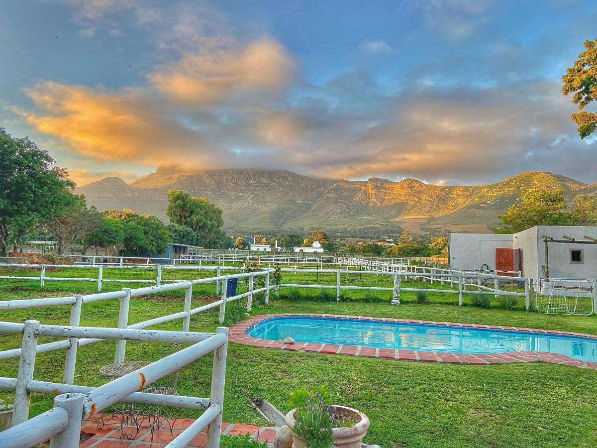 Noordhoek The Lookout - Housity