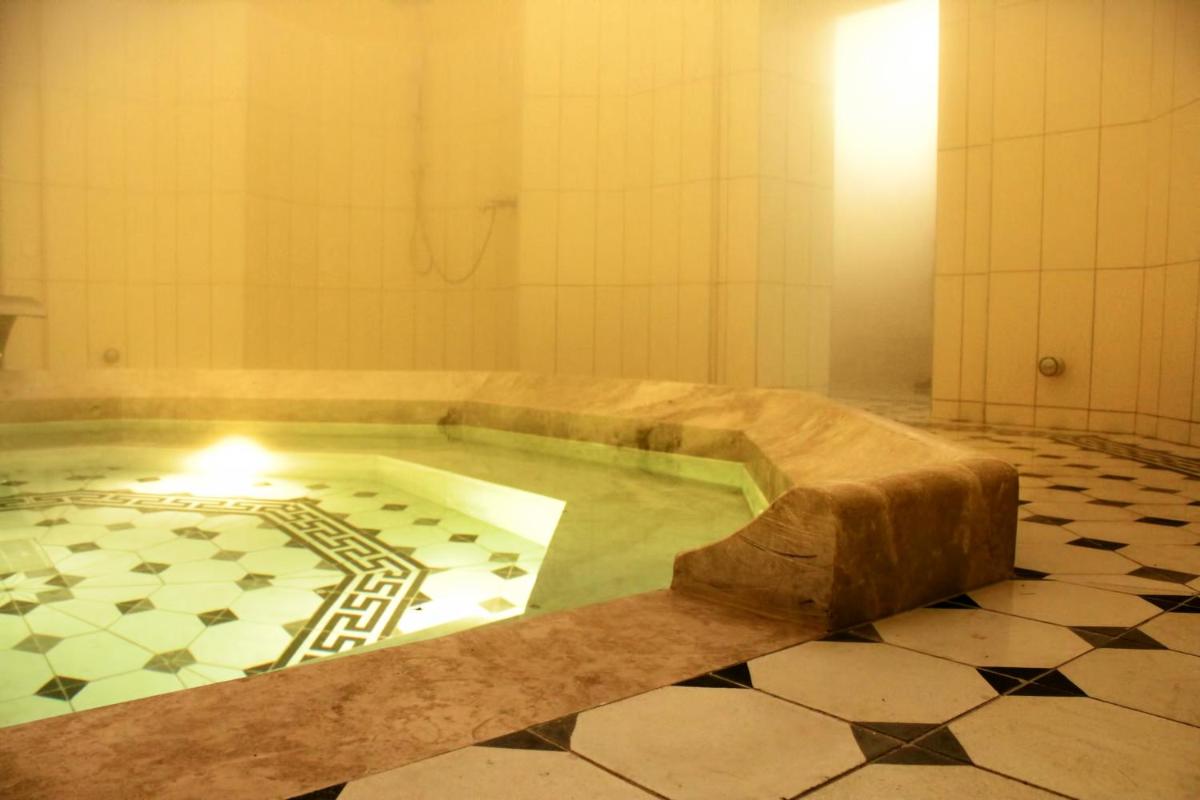 İsa Begov Hamam Hotel - Housity