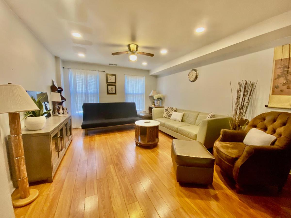 Shanghai 2900 - Vintage Oriental Style 2BR w Parking near Airport - Housity