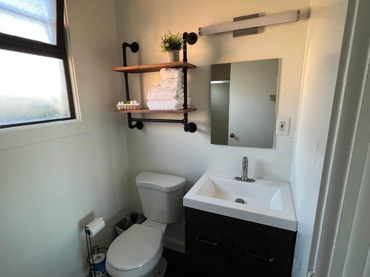 Sea Breeze Motel - Housity