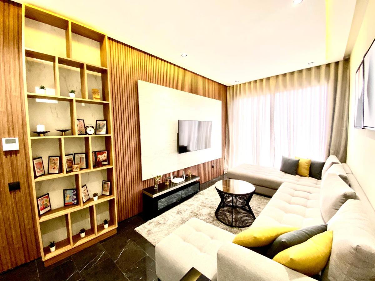 Suitetrails - NEW modern 1 BR, 1min fr tramway