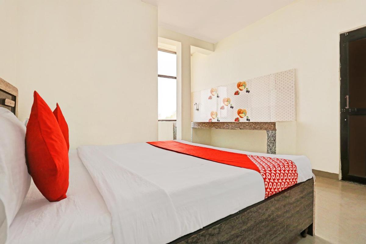 OYO Flagship Hotel Unique - Housity