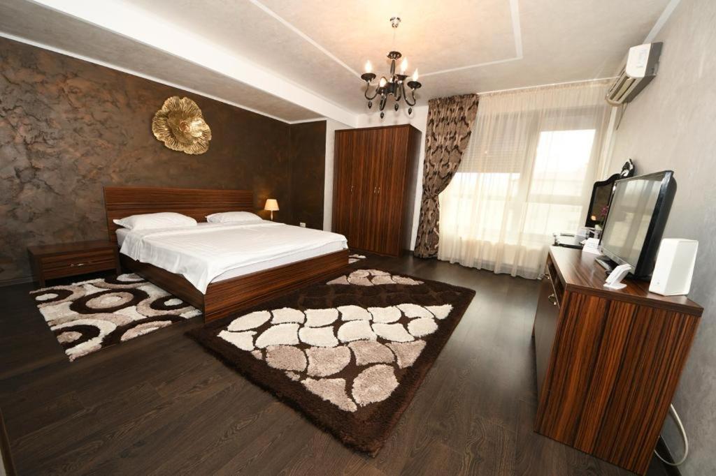 FLY - Regim Hotelier Galati - Housity
