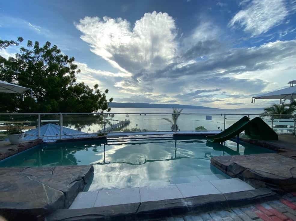 LORELEI BEACH RESORT - Housity