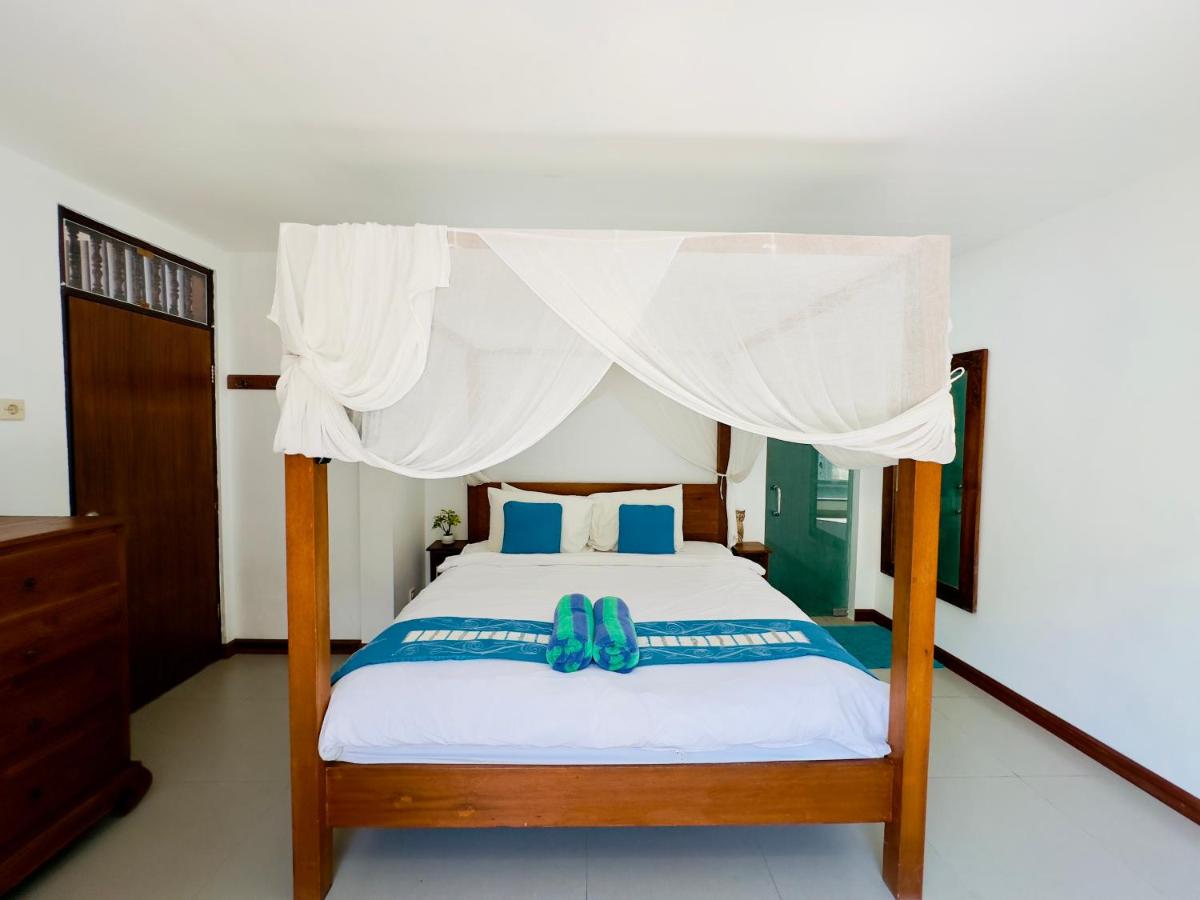Tiga Kelapa Villa Legian - Housity