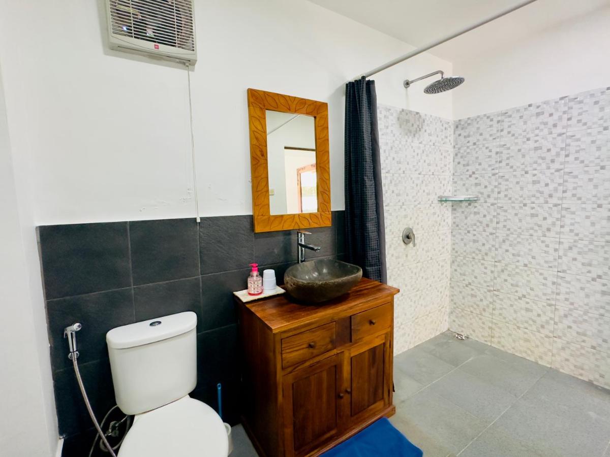 Tiga Kelapa Villa Legian - Housity