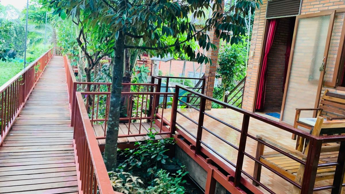 Gibbon Singing Home Stay - Housity