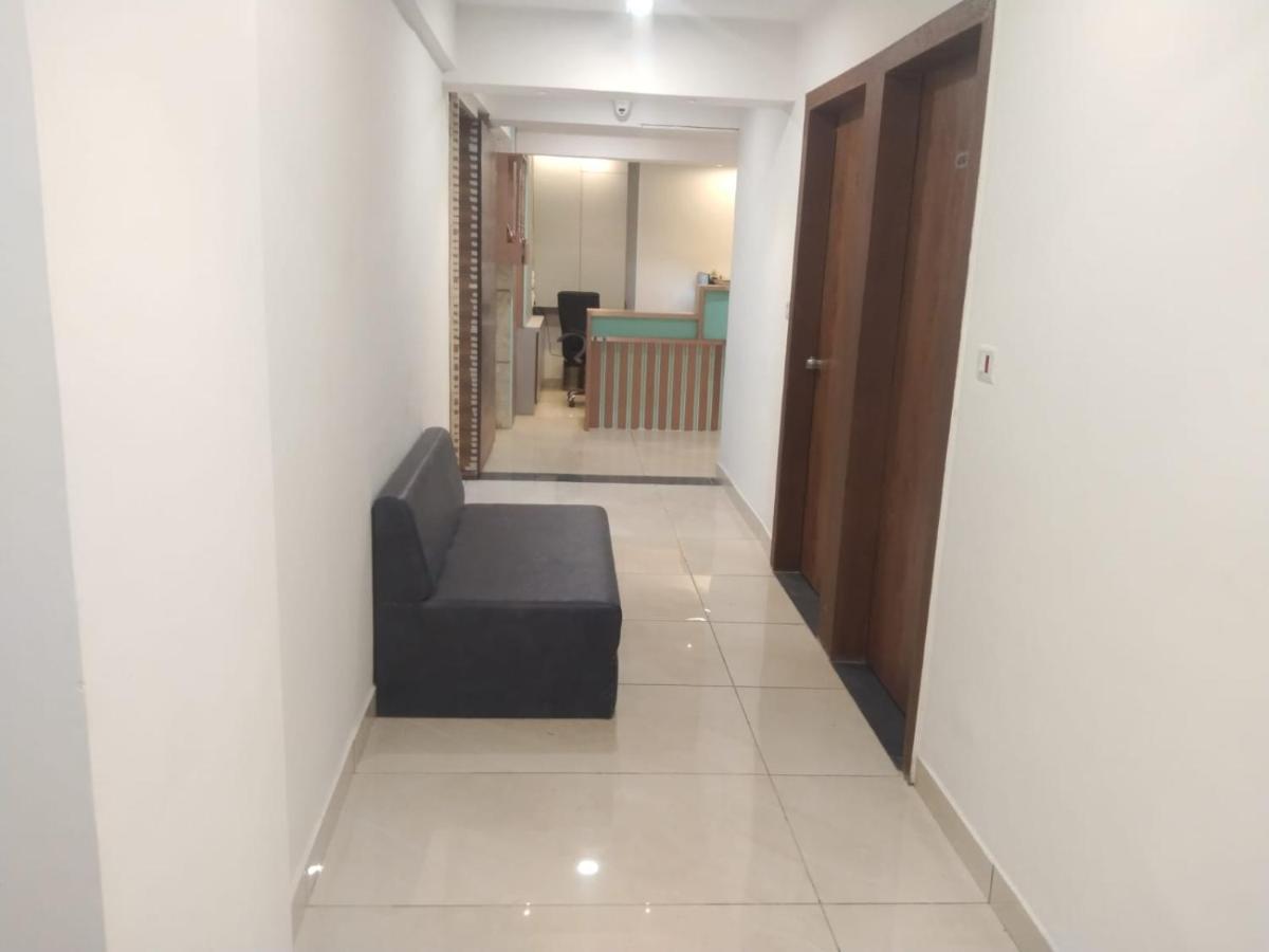 Hotel Jay Villa Grand - Housity