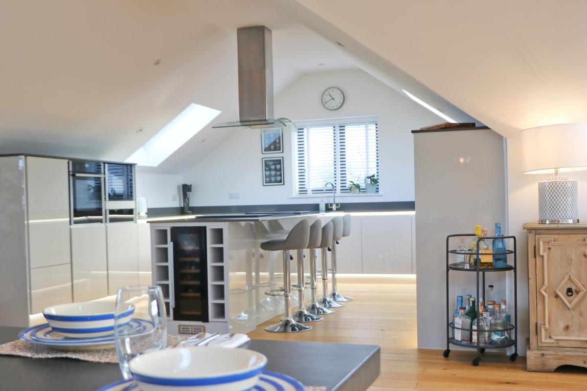 Luxury holiday home near several sandy beaches - Housity