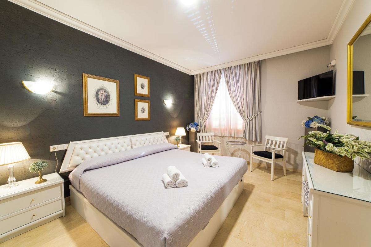 Hostal Ya - Housity