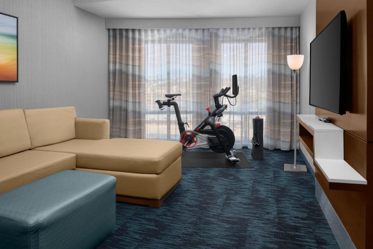 Homewood Suites by Hilton San Diego Hotel Circle/SeaWorld Area - Housity